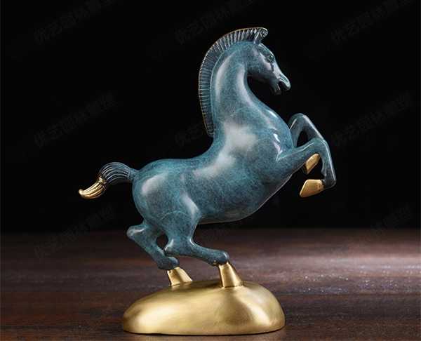 現(xiàn)代家居裝飾中景觀雕塑定制以怎樣的形式出現(xiàn)？