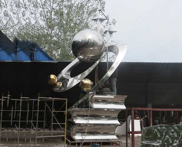 不銹鋼雕塑材料制造技術有什么？